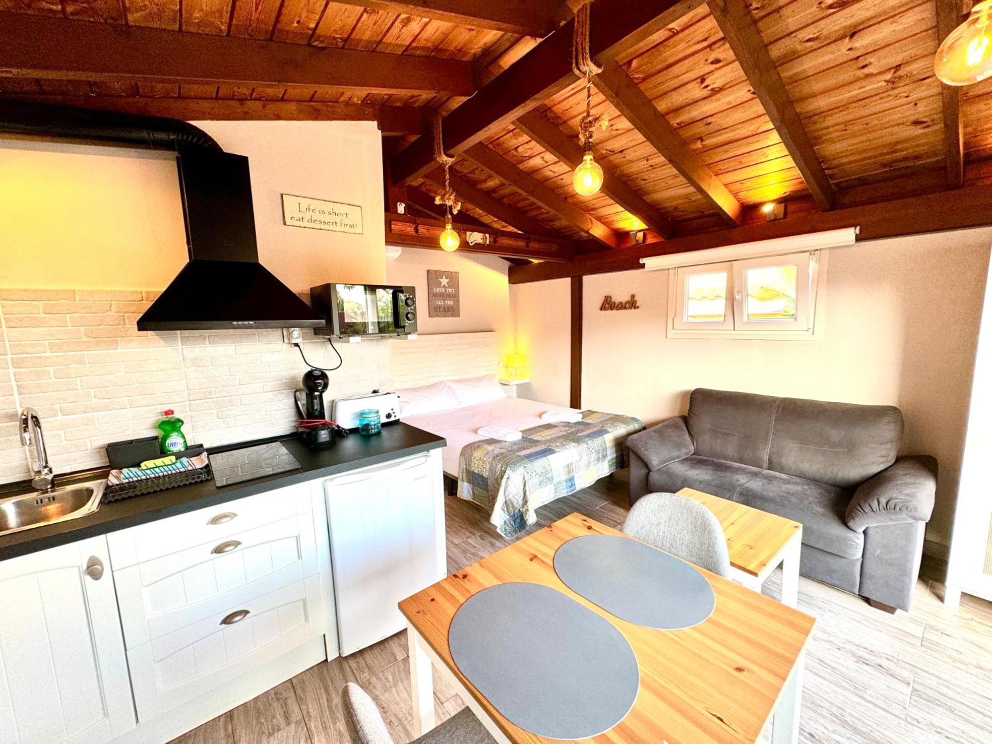 Apartment 3 Casita-estudio Con Jardin En La Playa *